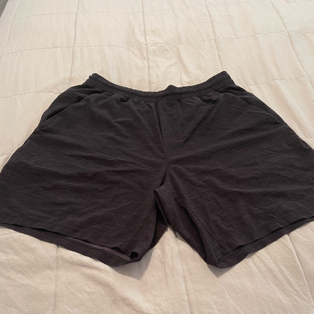 Lululemon medium black Mens shorts